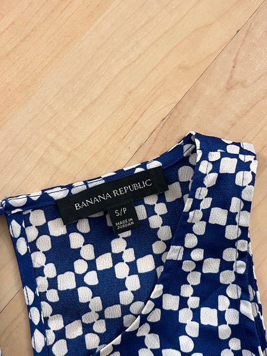 Women’s Banana Republic Navy Blue Polkadot Top Open Shoulder Tank Small Strap - Picture 3 of 5